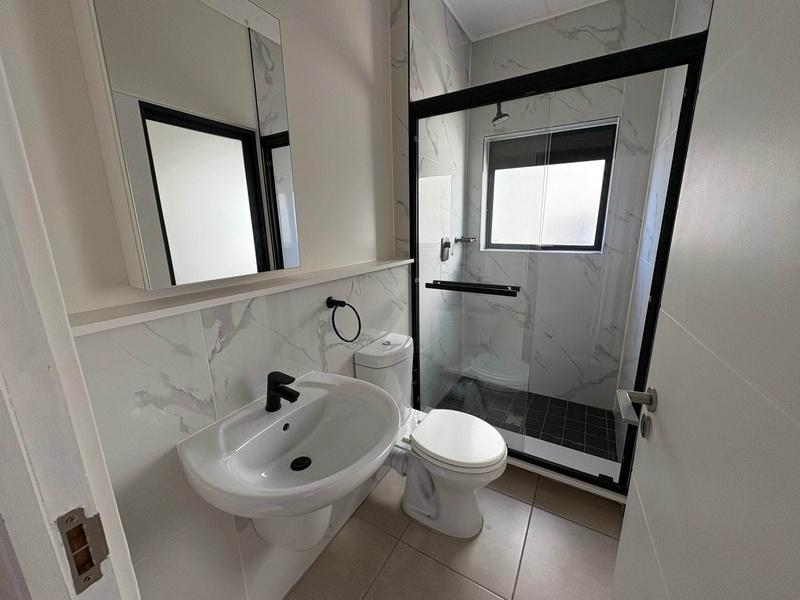 To Let 2 Bedroom Property for Rent in Richwood Western Cape